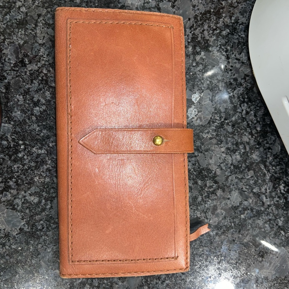 Madewell Elegant Tan Leather Wallet